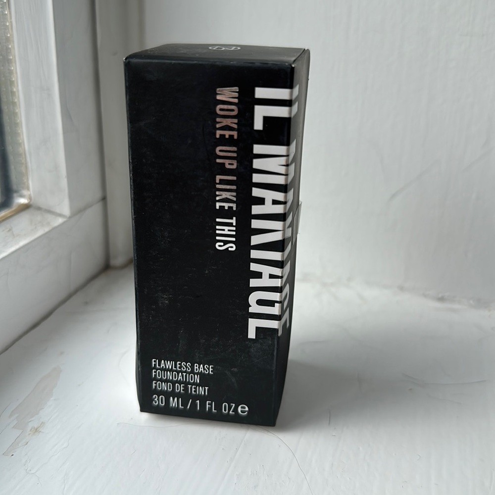 BRAND NEW IL Makiage Foundation